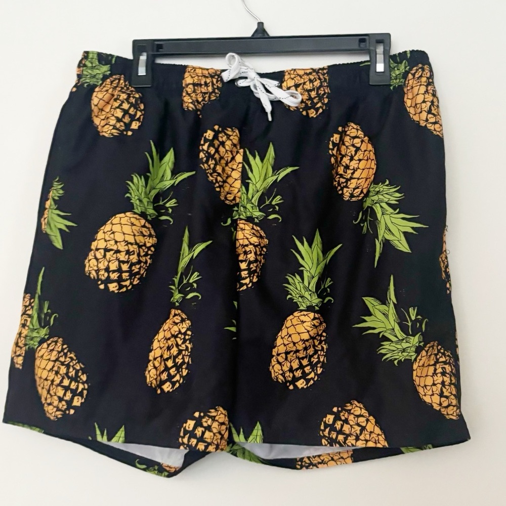 City Streets‎ Mens Size Large Pineapple Print Black Yellow Swim Short Beach Surf